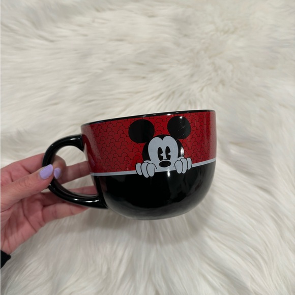 Disney Silver Buffalo Mickey Mouse Pie Eye Big Smile Ceramic Soup Mug, 24 Ounces - Picture 5 of 14